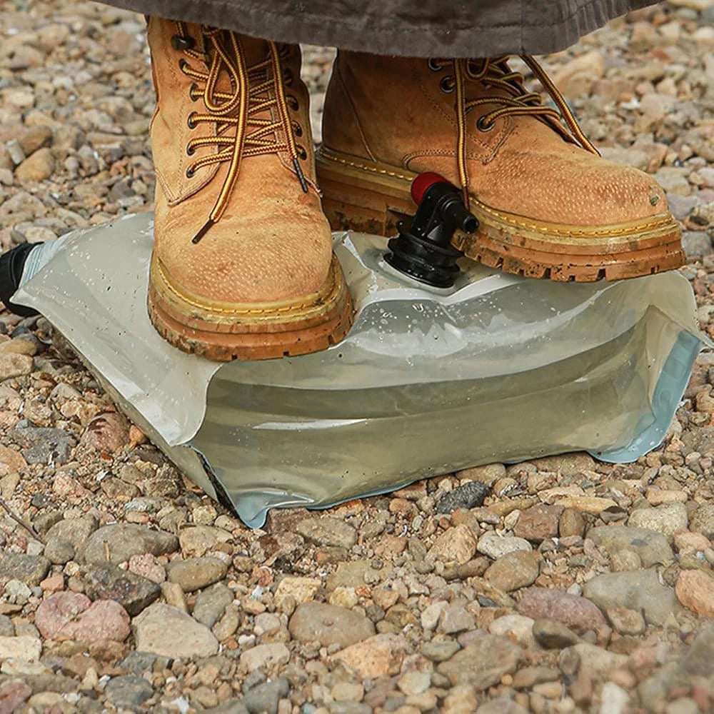 ، كيس ماء شرب قابلة للطي وقابلة لإعادة الاستخدام مع صنبور دوار، بسعة 8 لتر محمول