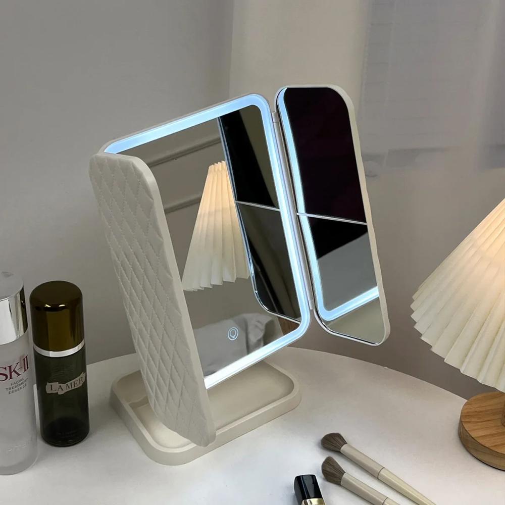 مرآة مكياج ثلاثية الطيات مضيئة بتصميم نمطي بسيط، مرآة ثلاثية الطيات مستطيلة أنيقة للجمال