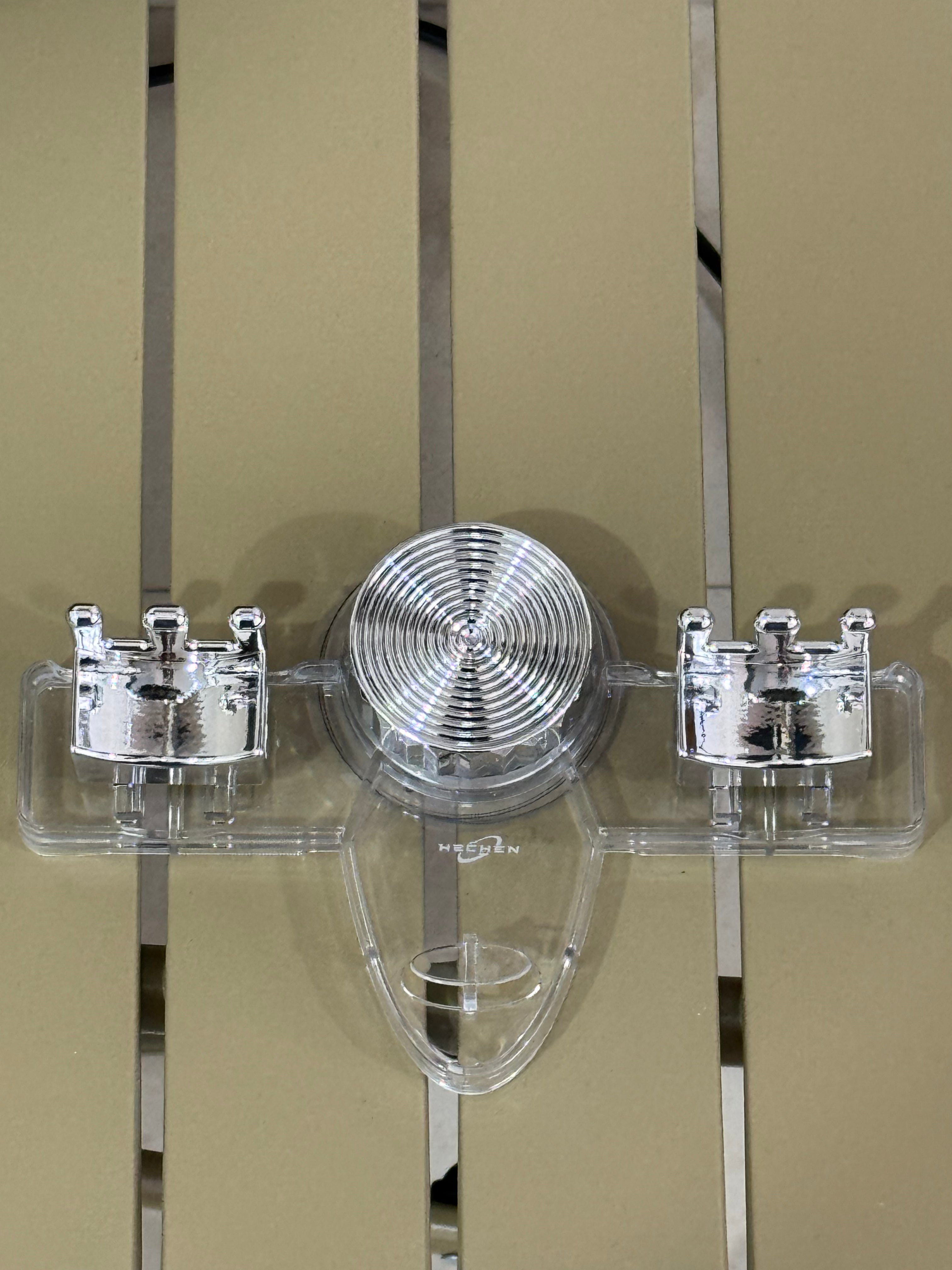 علاقة وحاملة لفرش الاسنان