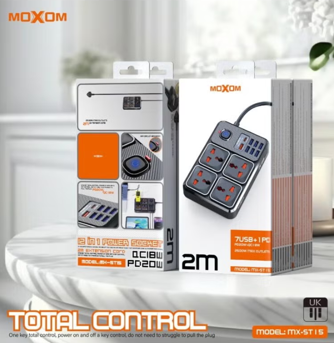 Moxom Power Strip and Charger USB Ports, PD Port Fast Charging 20W and 4 AC Power Sockets 2500W Max Outlets MX-ST15